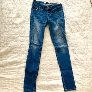 Hollister - size: 1R - Medium Wash